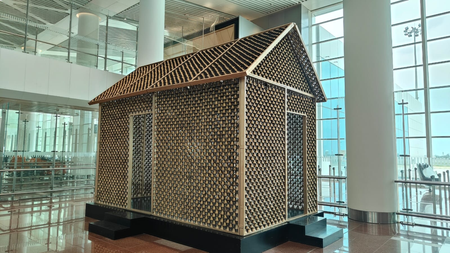 नोएडा इंटरनेशनल एयरपोर्ट पर ‘मिस्टिक अबोर्ड' झोपड़ी बनी आकर्षण का केंद्र, जल्द शुरू होंगी उड़ानें