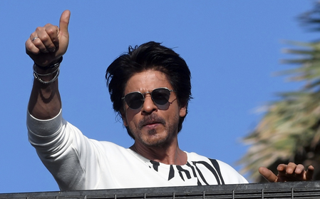 'विमल' के विज्ञापन मामले में एफडीए ने शाहरुख खान, अजय देवगन और टाइगर श्रॉफ को भेजा कारण बताओ नोटिस
