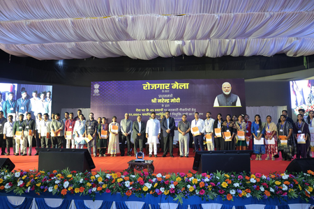 नौकरी एक उपलब्धि है, लेकिन लोगों की सेवा करना असली जिम्मेदारी: राम मोहन नायडू
