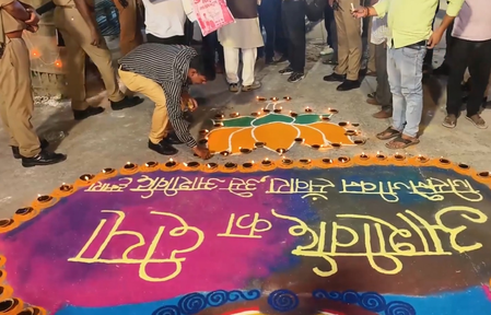 यूपी में 'आशीर्वाद का दीया' जलाकर मना सेवा दिवस, भाजपा नेताओं ने गिनाए 25 साल के काम