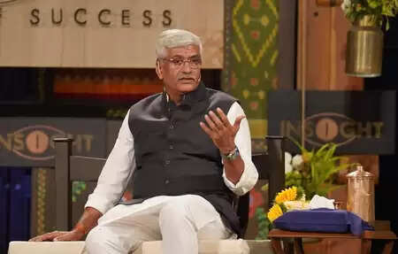 गजेंद्र सिंह शेखावत ने फलोदी के मातोड़ा हादसे पर जताई गहरी चिंता, घायलों के इलाज के निर्देश