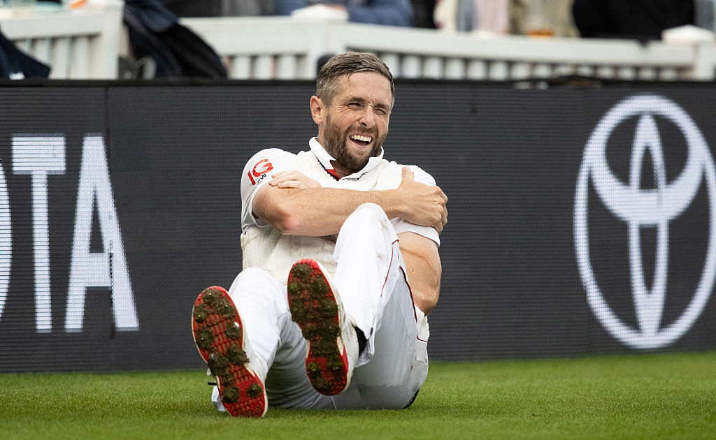 टूटे हाथ के साथ भी देश के खातिर मैदान पर उतरा ये बल्लेबाज, जज्बा देख फैंस ने किया सलाम