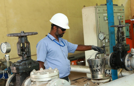 श्रीलंका: पेट्रोलियम कंपनी का अलर्ट- 'कच्चा तेल संकट जटिल, पावर जेनरेशन पर पड़ेगा असर'