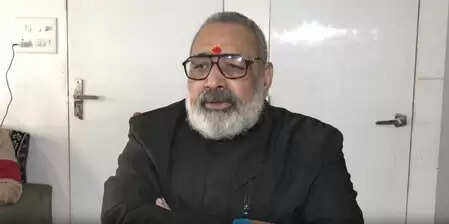 'टुकड़े-टुकड़े गैंग के लोग गलतफहमी में न रहें', जेएनयू कैंपस में नारेबाजी पर बोले गिरिराज सिंह