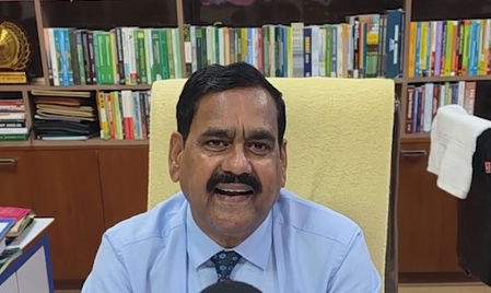 जेनजी से संवाद जरूरी, कृषि में रोजगार और बिजनेस के लिए युवाओं को मिले सही दिशा : बीएयू के वाइस-चांसलर