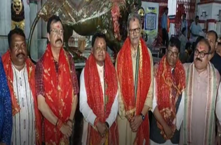 ओडिशा: सीएम माझी ने मां समलेश्वरी मंदिर में पूजा-अर्चना की, समलेई परियोजना का जायजा लिया