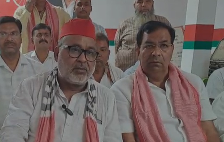 एक व्यक्ति के नाम पर चार-चार वोटर कार्ड, बुलंदशहर की वोटर लिस्ट को लेकर सपा ने लगाया धांधली का आरोप
