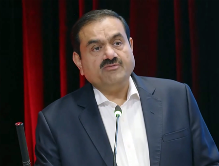 जीवन के निर्णायक क्षणों में अपने मूल्यों, विश्वासों और दृढ़ निश्चय के प्रति सच्चे बने रहना सबसे जरूरी: गौतम अदाणी