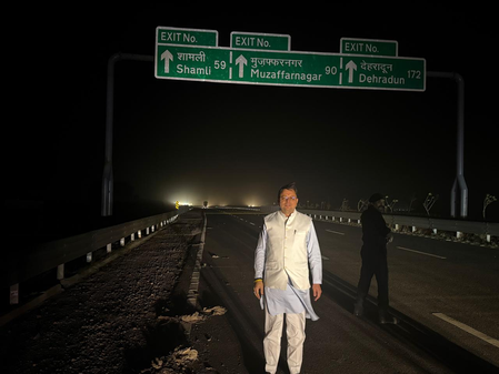 सीएम धामी ने ढाई घंटे में दिल्ली से देहरादून का सफर किया तय, बोले- ये नए भारत की तेज रफ्तार