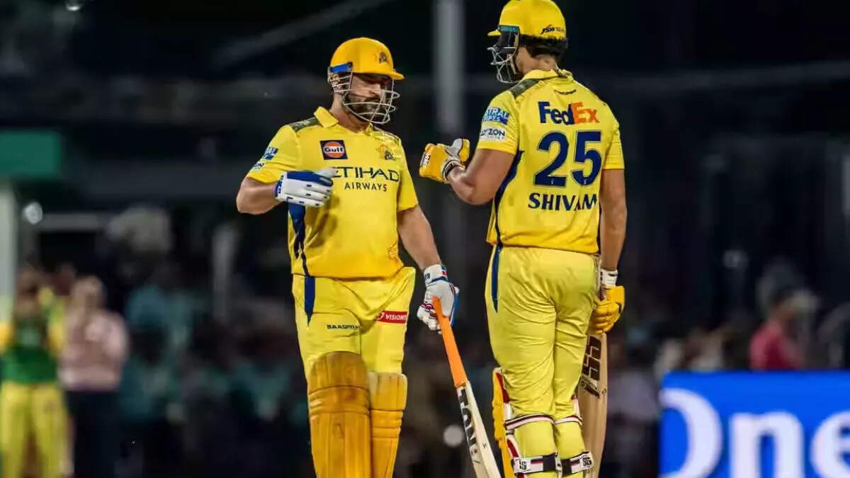 KKR vs CSK: एमएस धोनी का दिखा पुराना अवतार, ब्रेविस और दुबे के अर्धशतकों के दम पर चेन्नई ने जीता गढ, कोलकाता की प्लेऑफ की राह मुश्किल
