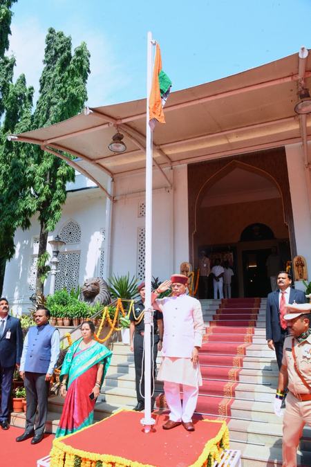 तेलंगाना शहीदों के बलिदान का प्रतीक है : राज्यपाल शिव प्रताप शुक्ला