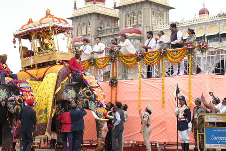 मैसूरु दशहरा विवाद के बीच यदुवीर वाडियार ने नंदी ध्वज पूजा के लिए स्पष्ट प्रोटोकॉल की मांग की