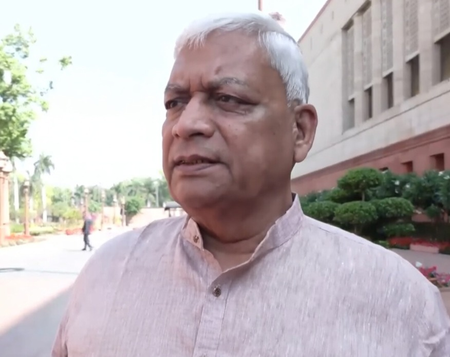 सरकार की सर्वदलीय बैठक को लेकर एनडीए सांसदों ने पीएम मोदी के नेतृत्व को सराहा