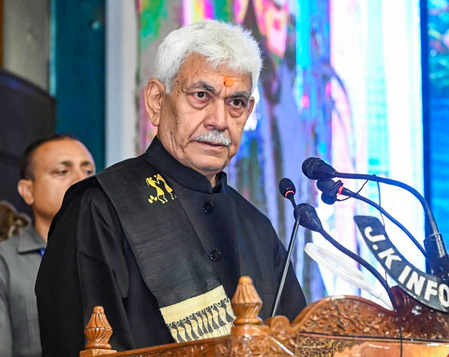 अंतर्राष्ट्रीय योग दिवस की पूर्व संध्या पर उपराज्यपाल मनोज सिन्हा का संदेश, स्वस्थ जीवनशैली अपनाने का किया आह्वान