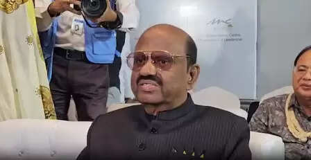 'पश्चिम बंगाल में कोई बिल पेंडिंग नहीं', सुप्रीम कोर्ट के फैसले पर बोले राज्यपाल सीवी आनंद बोस