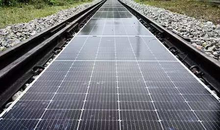 सिंहावलोकन 2025: भारत ने स्वच्छ ऊर्जा में सोलर से लेकर ईवी में रचा कीर्तिमान, ग्रीन हाइड्रोजन का उत्पादन भी शुरू