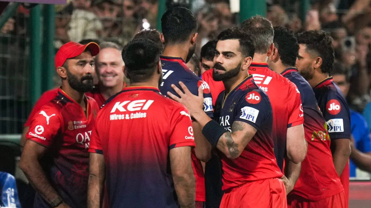 IPL 2025: आईपीएल का शेड्यूल फिर हुआ चेंज, RCB-SRH का मैच बेंगलुरु से इस जगह किया शिफ्ट, जानिए क्या है वजह?