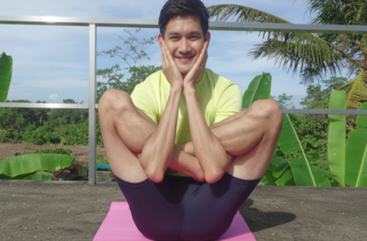 'गर्भासन' से मजबूत करें कलाई, कंधे और रीढ़ की हड्डी, जानें सही विधि