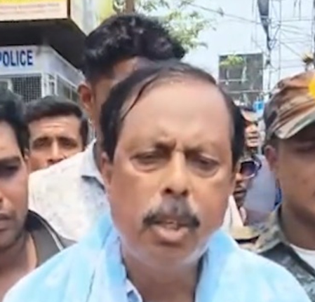 आईएसएफ छोड़ते ही बांगड़ में पूर्व विधायक की कार पर देसी बम और ईंटों से हमला