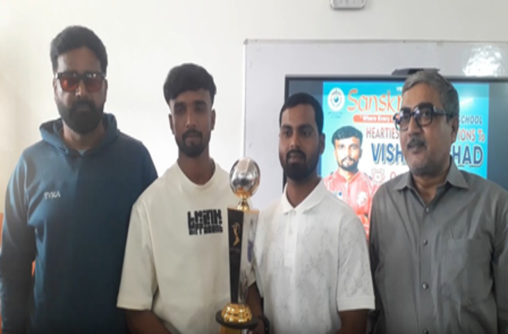 गोरखपुर: पंजाब किंग्स का हिस्सा बनने के बाद पहली बार घर पहुंचे विशाल, हुआ जोरदार स्वागत