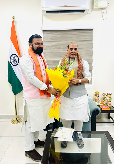 सम्राट चौधरी की रक्षा मंत्री राजनाथ सिंह से शिष्टाचार भेंट, 'विकसित बिहार' के विजन पर हुई चर्चा
