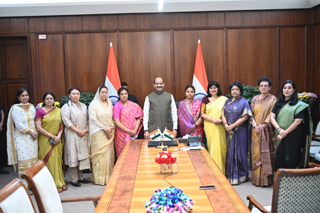 जेएनयू ने 11 छात्राओं की शिकायतों में तथ्य पाए, बिमोल अकोइजम को बर्खास्त कर दिया: बांसुरी स्वराज