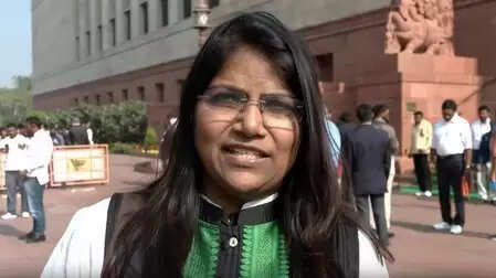 'ऑपरेशन सिंदूर' पर सियासत तेज, कांग्रेस ने भाजपा पर साधा निशाना तो वाम दल ने सरकार की रणनीति पर उठाए सवाल