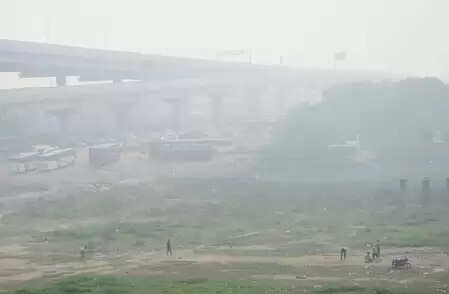 दिल्ली-एनसीआर में सांस लेना हुआ मुश्किल, पूरे हफ्ते रहेगी तापमान में गिरावट