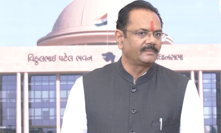'वंदे मातरम्' विवाद पर गुजरात विधानसभा में बढ़ी हलचल, दूसरे दिन उठ सकता है मामला