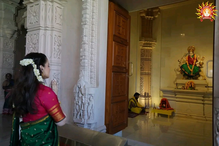 अयोध्या पहुंचीं कंगना रनौत, रामलला के दर्शन को बताया दिव्य अनुभव