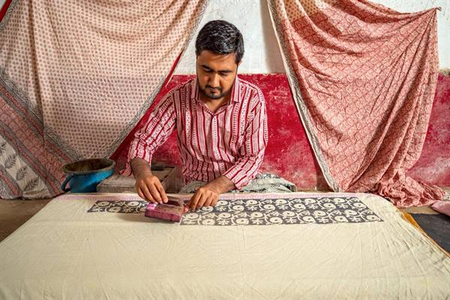 मध्य प्रदेश की ‘बाग प्रिंट’ कला को पेरिस में मिलेगा वैश्विक मंच, अंतरराष्ट्रीय मेले 'फोयर डे पेरिस' में होगी प्रदर्शित