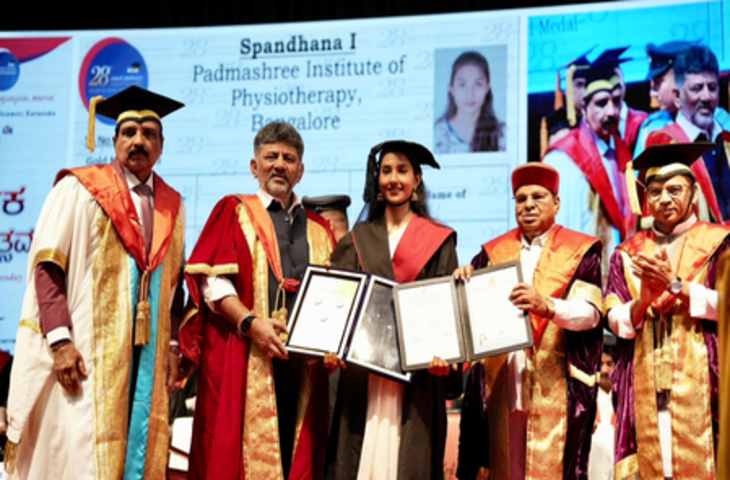 अपनी सेवाएं केवल शहरी क्षेत्रों तक सीमित न रखें, कर्नाटक के मुख्यमंत्री ने नए मेडिकल स्नातकों से की अपील