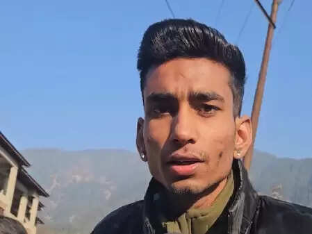 पहलगाम हमले के बाद घाटी में लौटी रौनक, नए साल से पहले बढ़ी पर्यटकों की संख्या