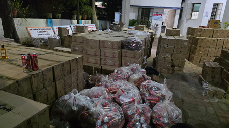 गुजरात पुलिस ने महिसागर में 1.56 करोड़ रुपए से अधिक की शराब जब्त की, सात गिरफ्तार