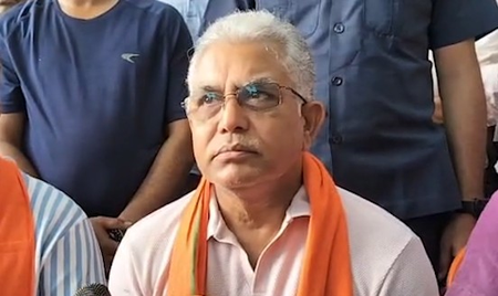 अभिषेक और ममता बनर्जी के खिलाफ गिरफ्तारी वारंट पर बोले दिलीप घोष, बंगाल में कोई कानून से ऊपर नहीं