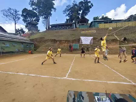 मणिपुर में भारत–म्यांमार सीमा पर असम राइफल्स ने सीमावर्ती लोगों के साथ मनाया नववर्ष