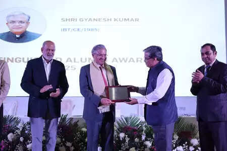 आईआईटी कानपुर के शीर्ष पूर्व छात्र पुरस्कार से सम्मानित हुए सीईसी ज्ञानेश कुमार