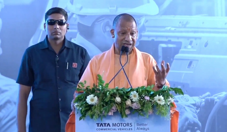 किसी भी स्थिति में बाहरी तत्वों को समूह या प्लांट के आंतरिक मामलों में हस्तक्षेप की अनुमति नहीं: सीएम योगी