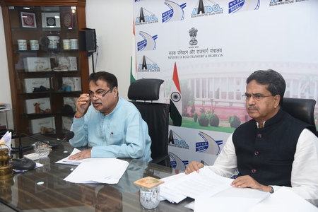 त्रिपुरा के सीएम और गडकरी ने हाईवे प्रोजेक्ट्स की समीक्षा की, मुख्य सड़क इंफ्रास्ट्रक्चर योजनाओं को पूरा करने पर जोर