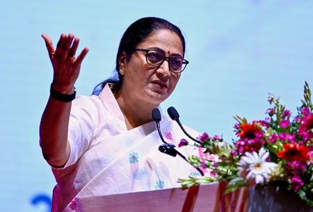 दिल्ली लक्ष्मी योजना को कैबिनेट की मंजूरी, रक्षाबंधन पर महिलाओं को मिलेगी 2,500 रुपए की पहली किस्त
