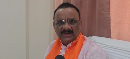 वाराणसी में जलजमाव की साजिश, सीवर लाइन में भरी गईं बालू की बोरियां: मेयर अशोक तिवारी