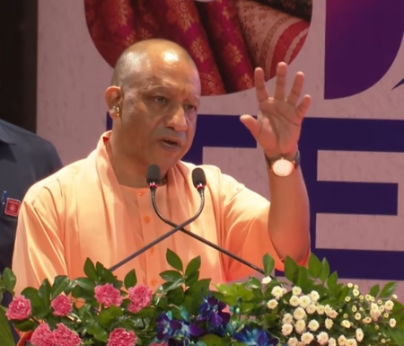 यूपी टेक्सटाइल कॉन्क्लेव में सीएम योगी बोले- उत्तर प्रदेश अब माफिया नहीं, निवेश और रोजगार की पहचान