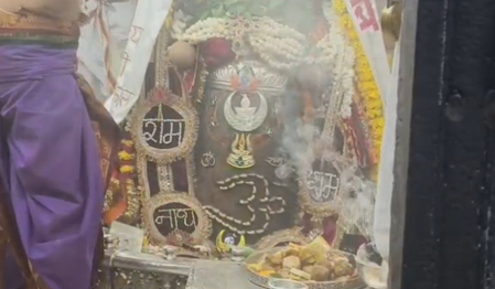 श्रावण शिवरात्रि पर वैष्णव तिलक और ओम से सजे बाबा महाकाल, श्री राम की माला पहन भक्तों को दिए दर्शन