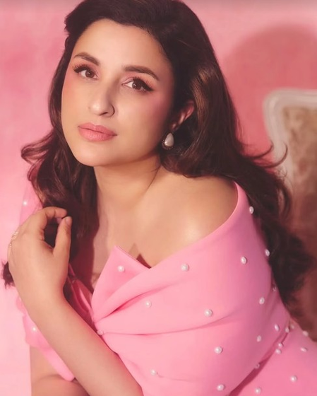 परिणीति चोपड़ा के बर्थडे पर मां और बहन ने दी शुभकामनाएं, शेयर की बचपन की खास तस्वीरें