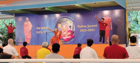 'योग नगरी' मुंगेर में उत्साह के साथ मनाया गया अंतरराष्ट्रीय योग दिवस, आश्रम से लेकर घर तक योगाभ्यास