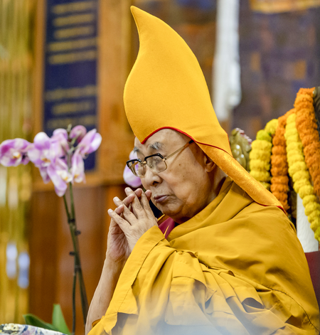 दलाई लामा के बाएं घुटने का सफल ऑपरेशन, चिकित्सक बोले-'रिकवरी अच्छी'