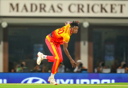 पीएसएल छोड़ केकेआर के लिए आईपीएल 2026 में खेलेंगे ब्लेसिंग मुजारबानी