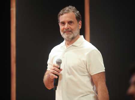 'अराजकता फैलाने वाले साथियों से मुलाकात', विदेश यात्रा की खबरों को लेकर एनडीए नेताओं ने राहुल गांधी पर तंज कसा