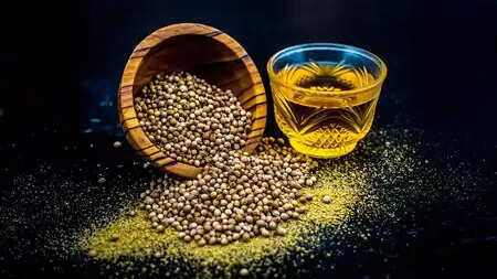 धनिया पानी : शरीर को डिटॉक्स कर पाचन तंत्र को बनाता है मजबूत, सेवन से मिलते हैं कमाल के फायदे