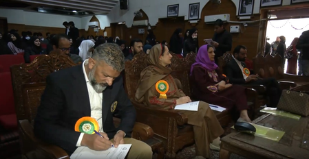 श्रीनगर में 'विकसित भारत युवा संसद 2026' का आयोजन, युवाओं ने रखे अपने विचार